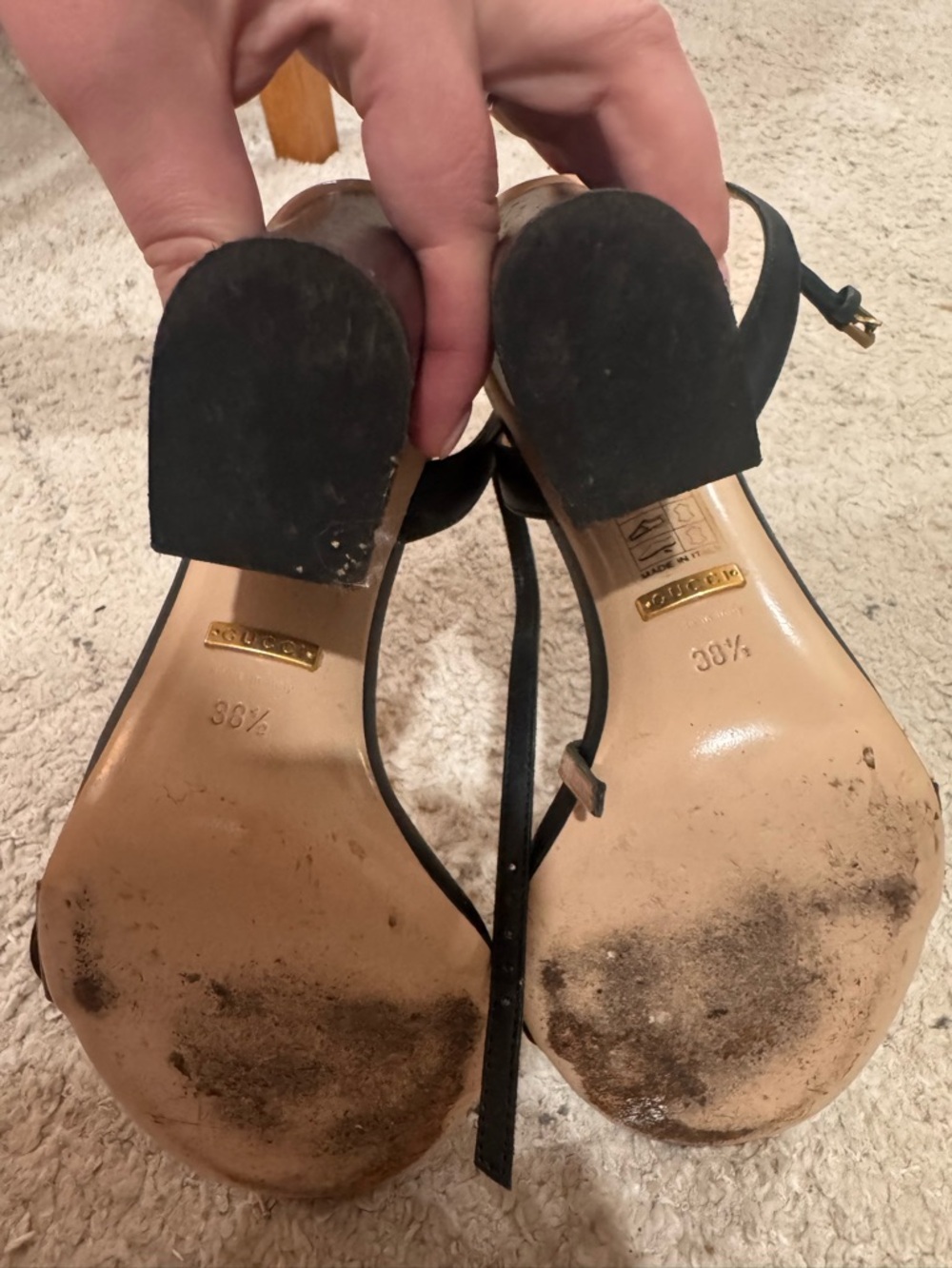 Gucci Black Leather Gold GG Block Heel Sandals - Picture 3 of 4